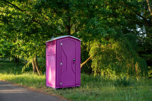 Best Porta potty delivery and setup  in Plainville, KS